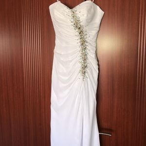 🕊Tony Bowls White Gown - Prom or Special Occasion